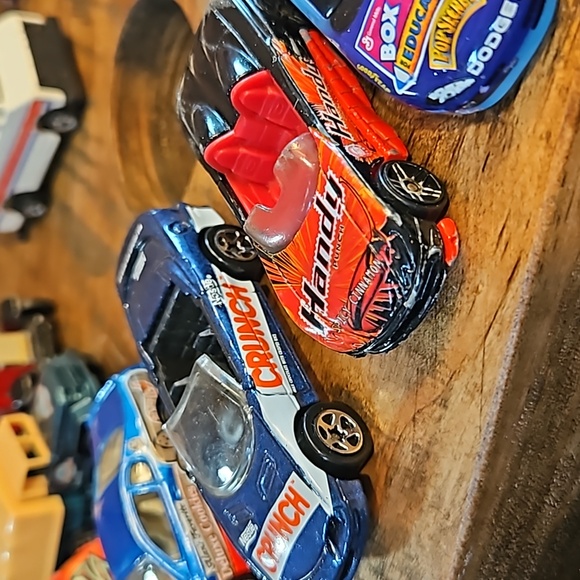 Hot Wheels Race Cars & Delivery Trucks Collection - Picture 3 of 16